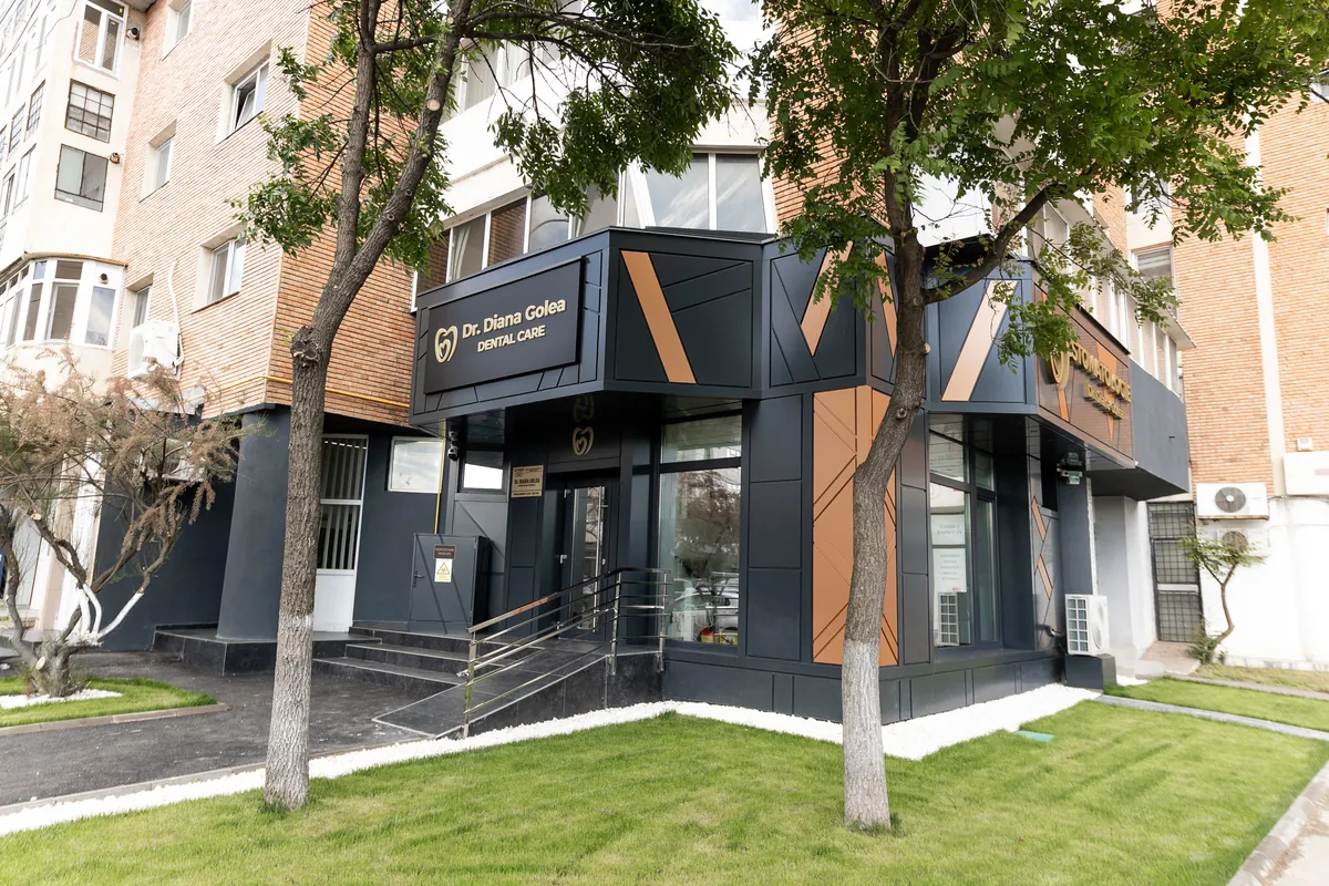 Exteriorul cabinetului stomatologic Dr. Diana Golea din Buzău